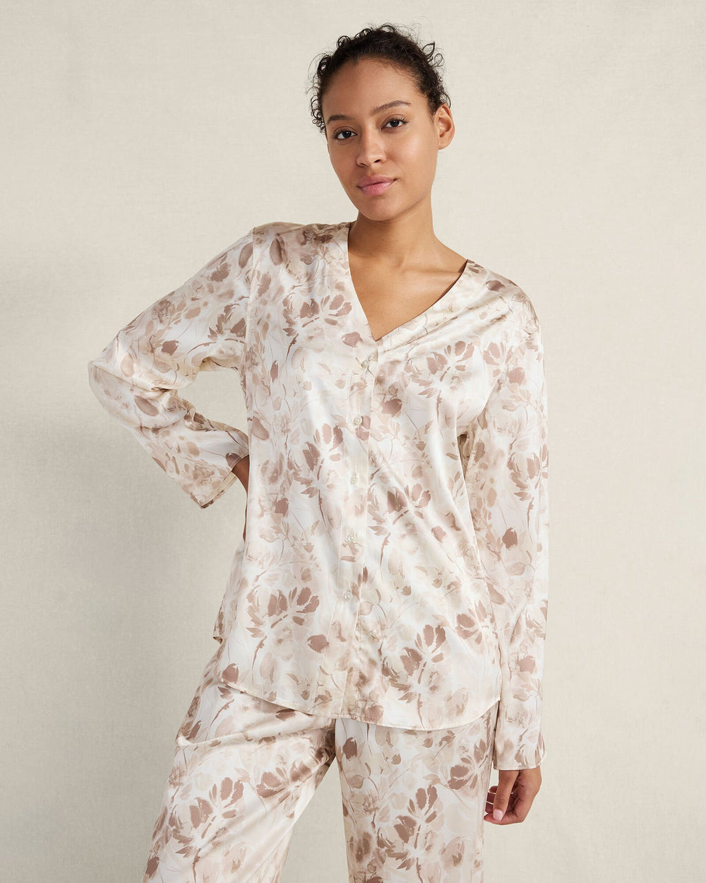 WASHABLE SILK V-NECK TRANQUIL FLORAL SLEEP TOP | Talbots discount