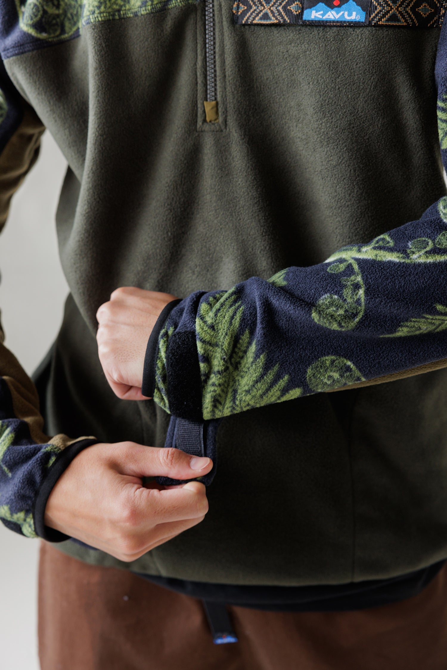 KAVU Winter Throwshirt