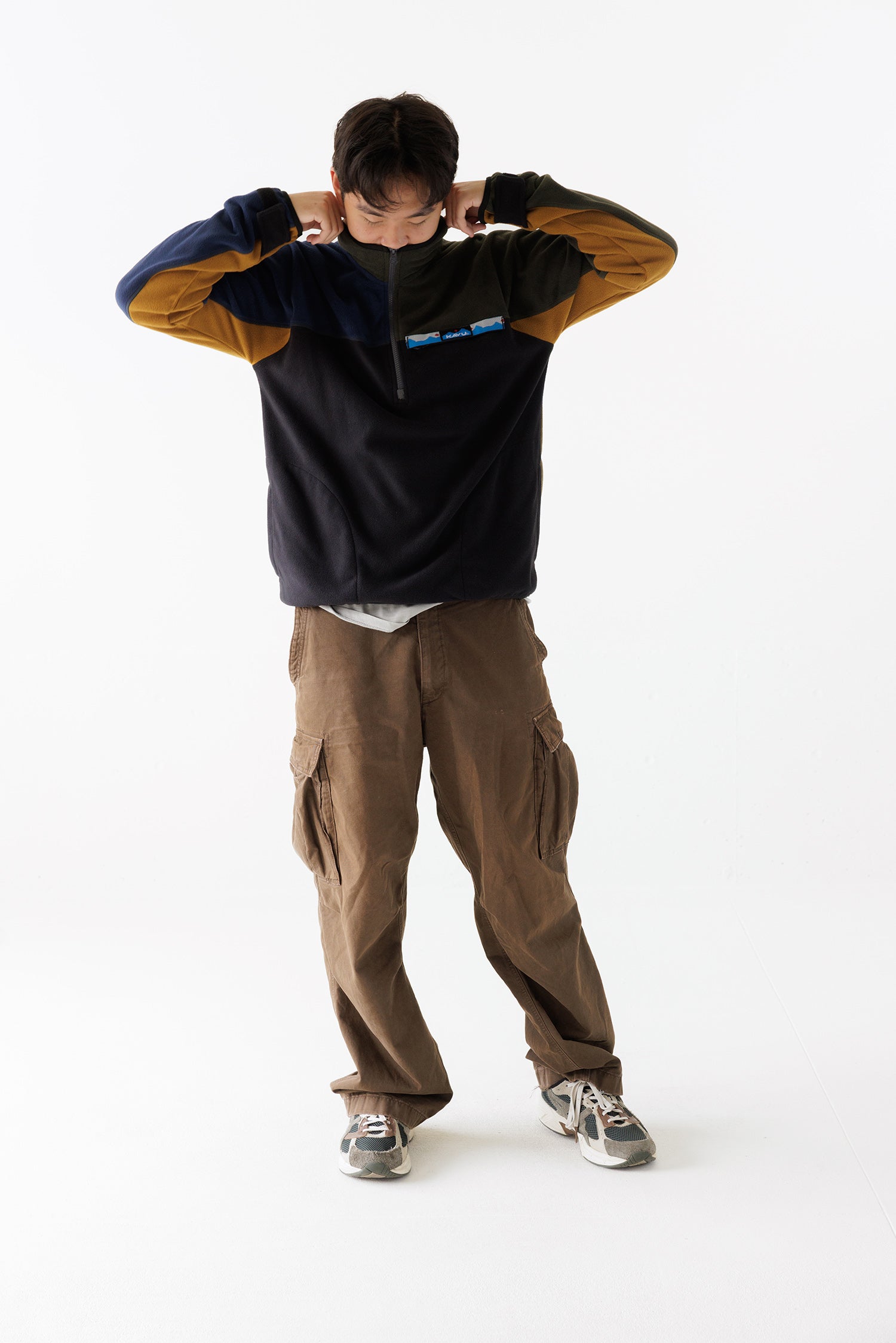 KAVU Winter Throwshirt