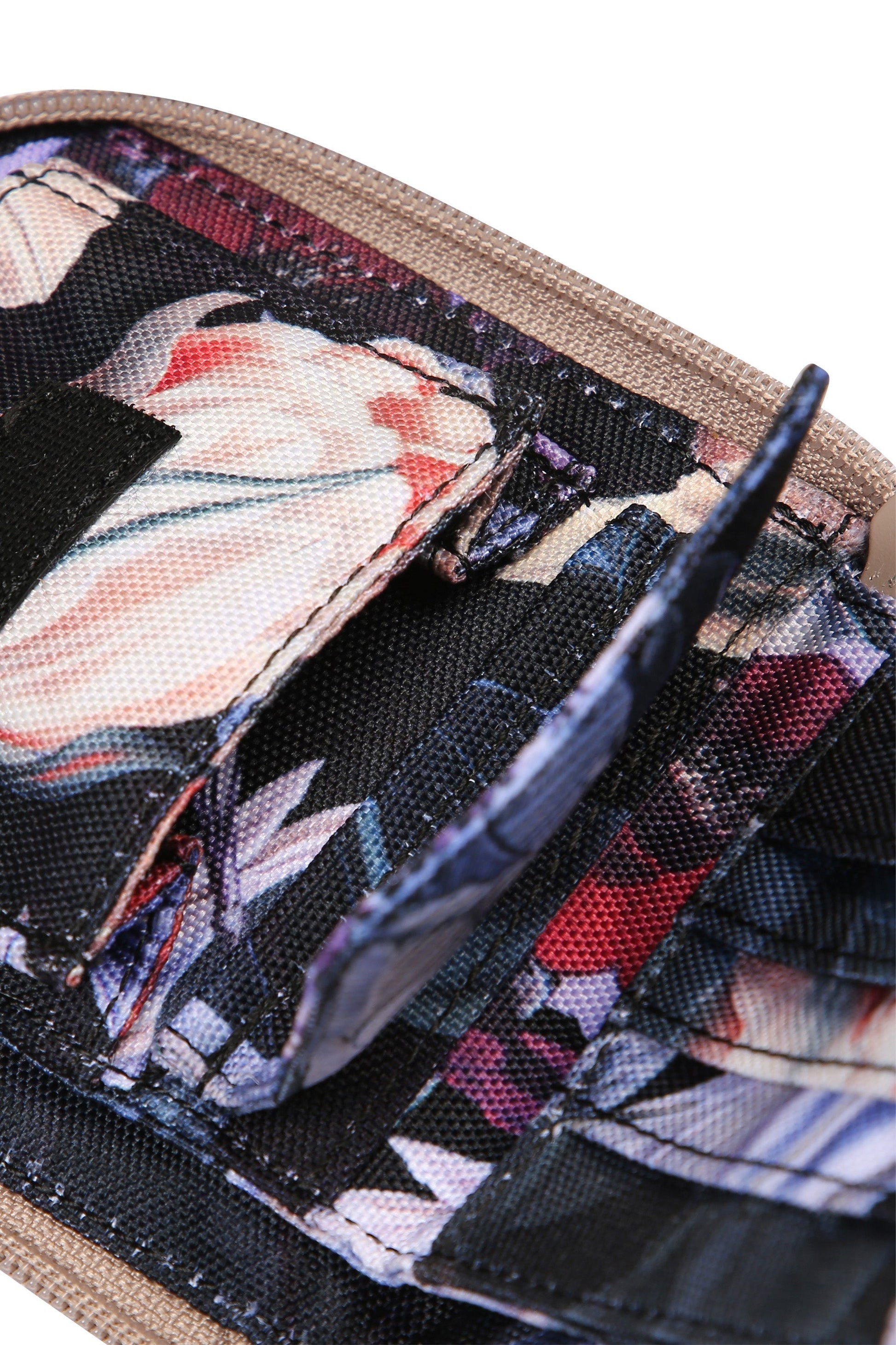 KAVU Zip Around