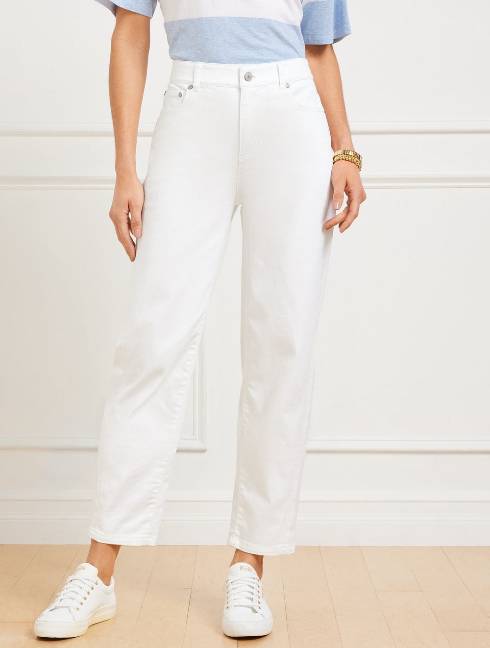RELAXED TAPERED BARREL LEG JEANS - WHITE | Talbots near me