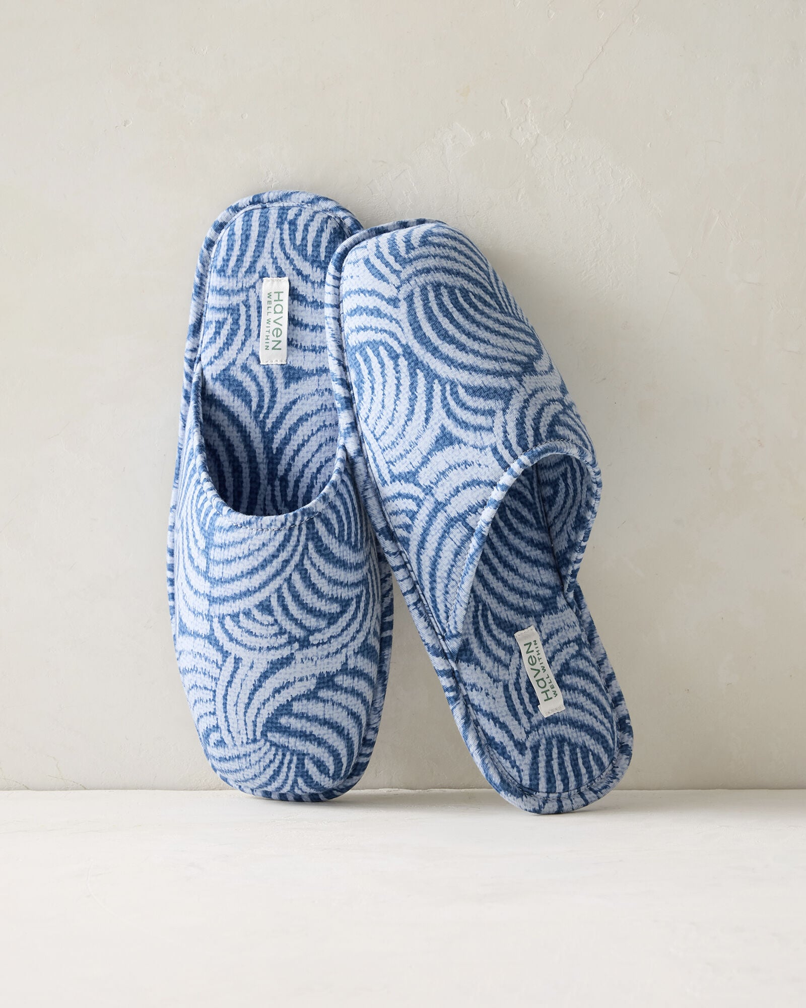 ORGANIC COTTON JERSEY ABSTRACT WAVE SLIPPERS | Talbots online
