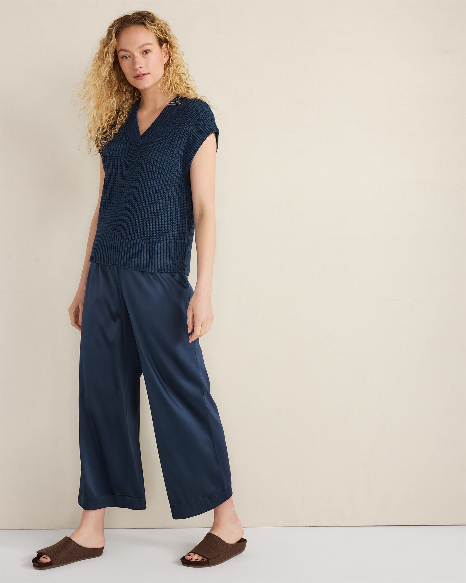 ORGANIC COTTON LINEN SHAKER STITCH V-NECK SWEATER | Talbots online