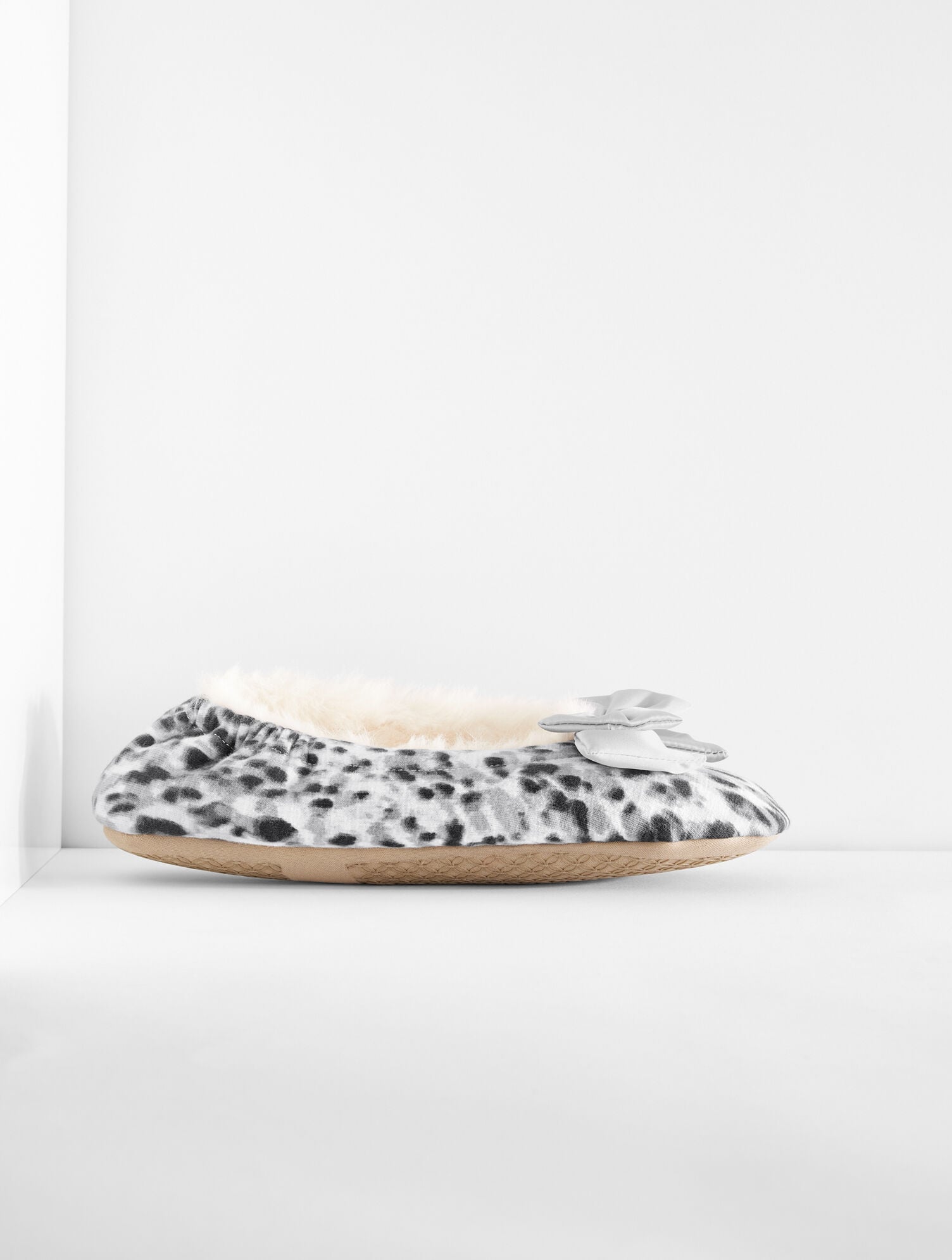 LENA BOW SLIPPERS - SWIRLY ANIMAL | Talbots US