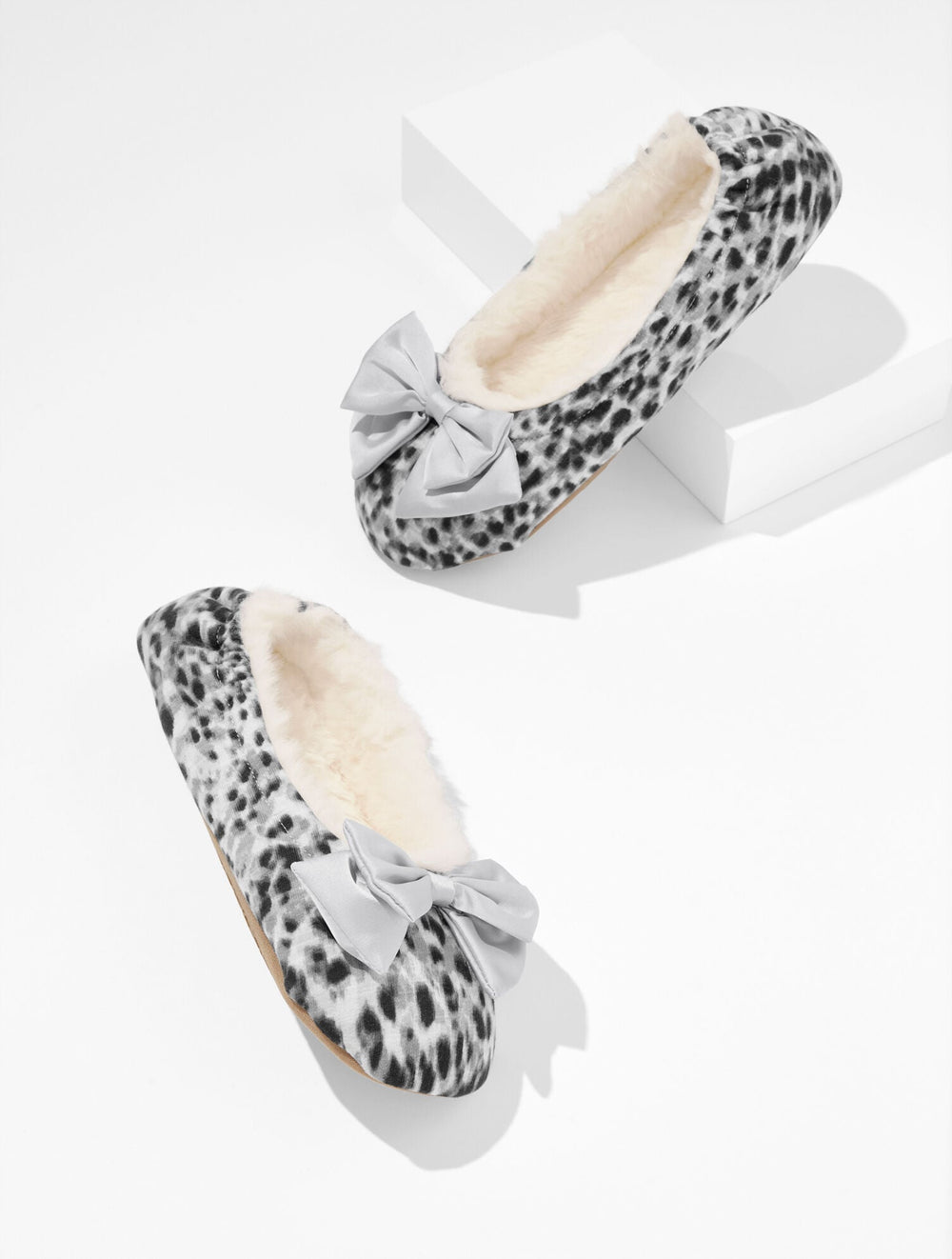 LENA BOW SLIPPERS - SWIRLY ANIMAL | Talbots US